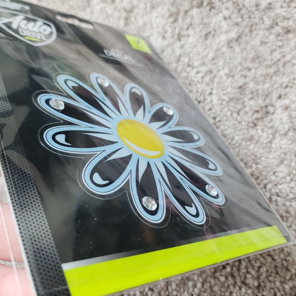 Daisy Vinyl Sticker Decal - Picture 4 of 10